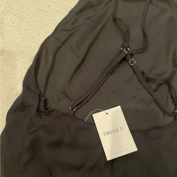 ✨ 3 for $20✨ FOREVER 21 Black Dress - Picture 5 of 7